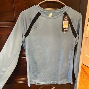 Under Armour cold gear Womens top. NWT Size M